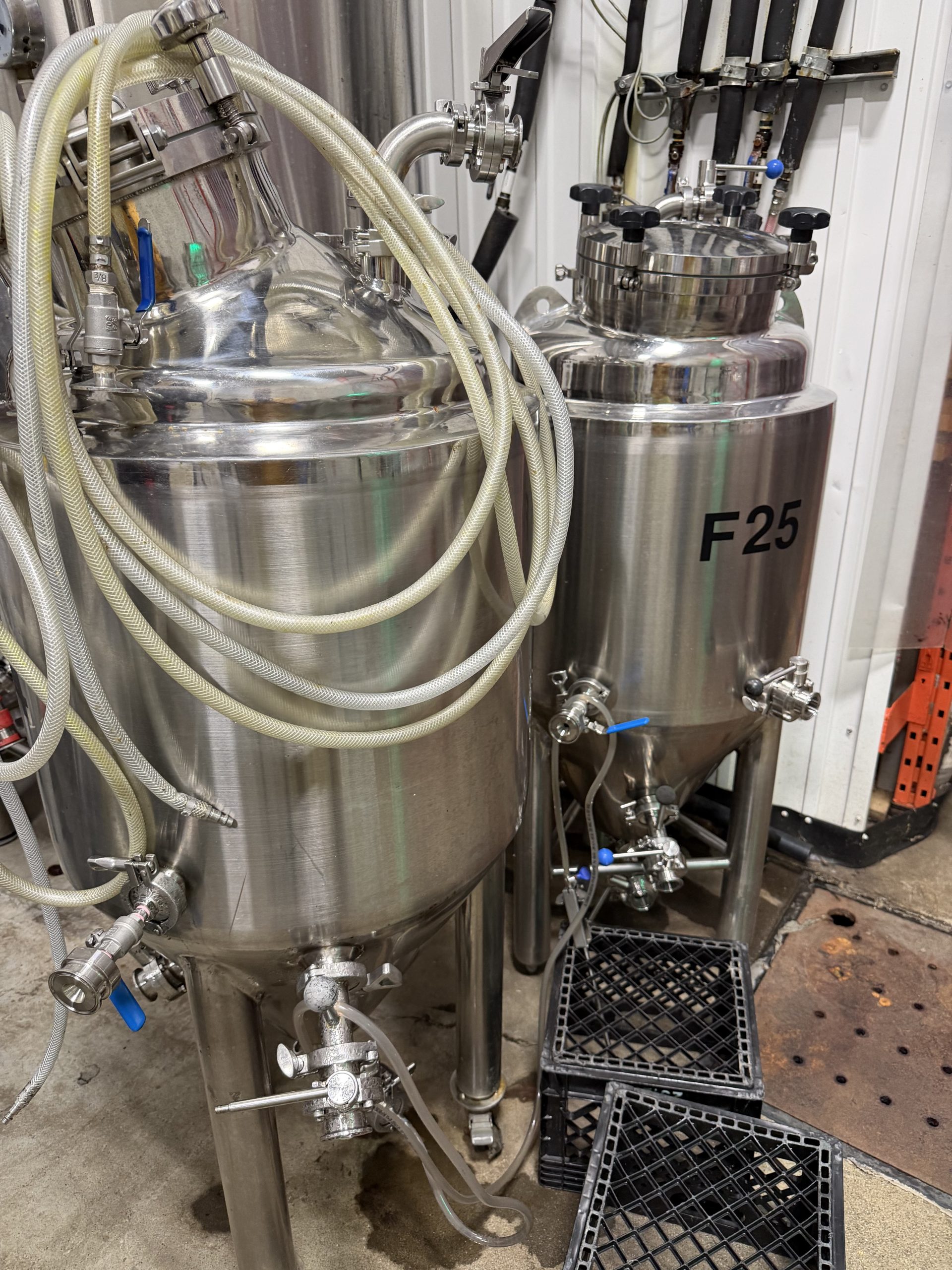 1 BBL Double Jacketed Stainless Steel Fermentation Tanks  Includes CIP Spray Balls & Carbonation Stones