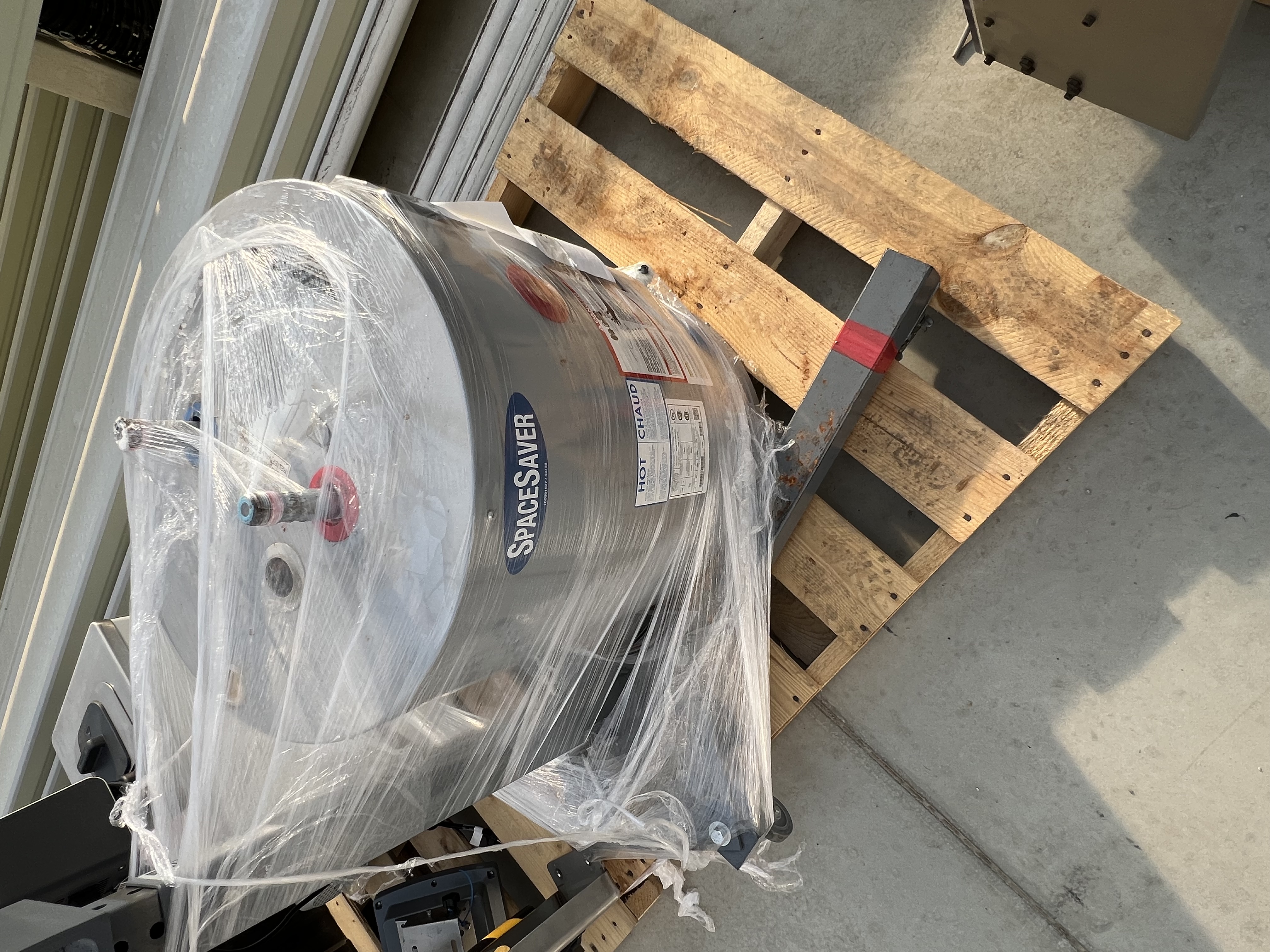 SpaceSaver Electric Water Heater