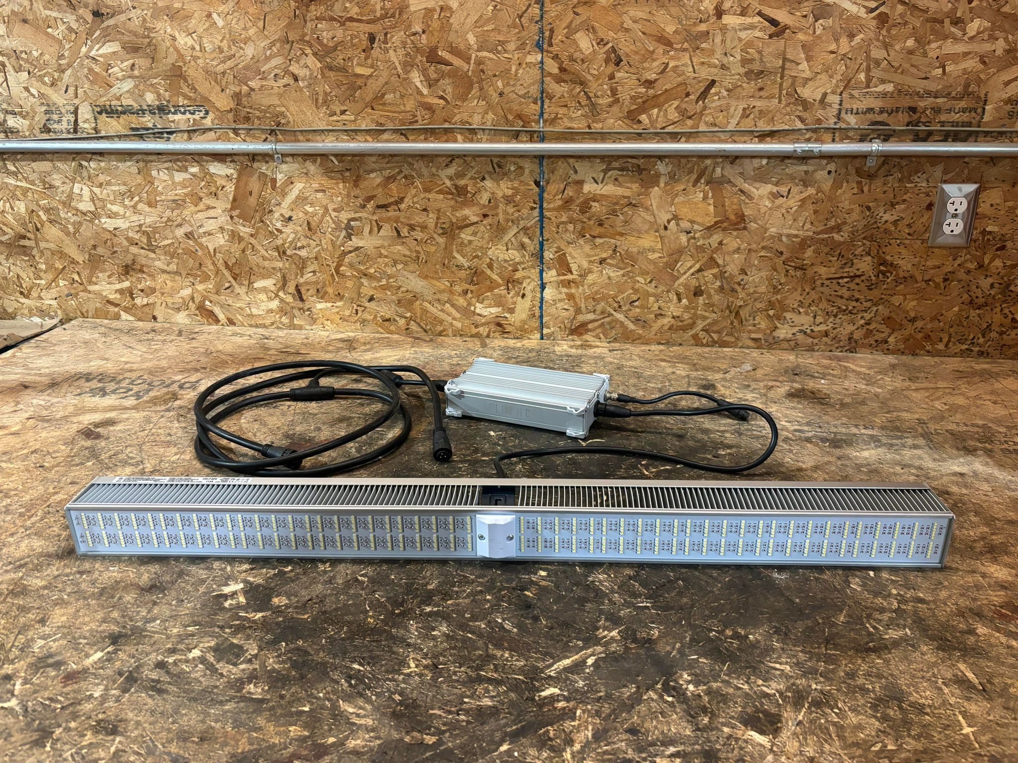 Fluence VYPR VR3-P-BP8 LED top light