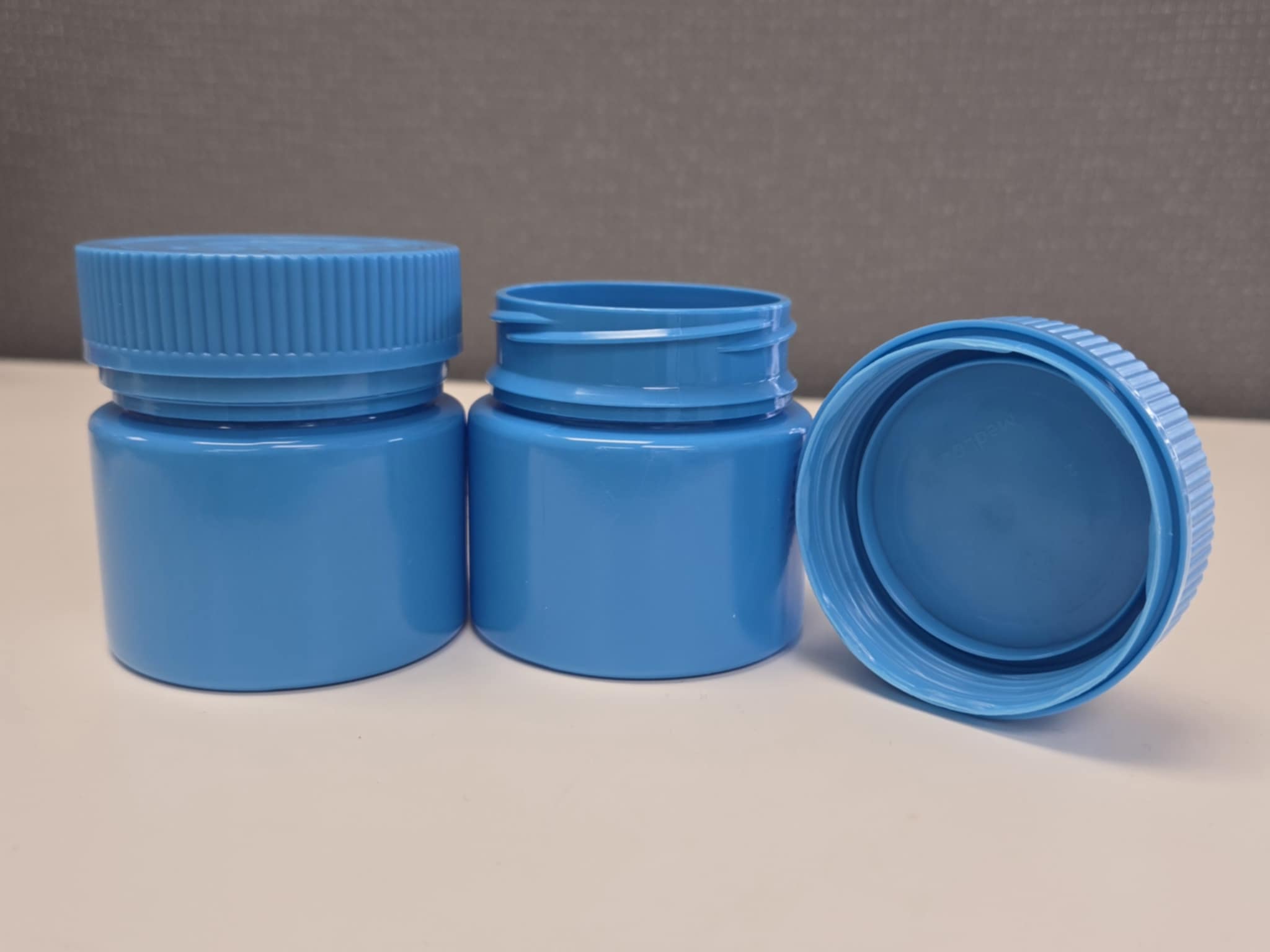 PET 20DR jar colour pantone 299C