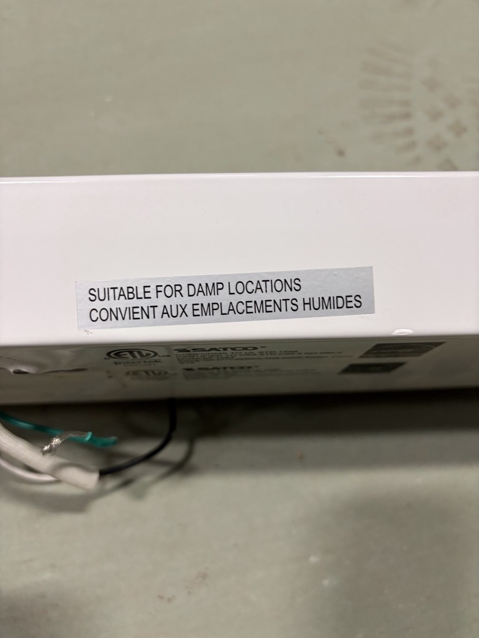 LED 4 ft.- Ceiling Wrap - 40W - 4000K - White Finish - 100-277V