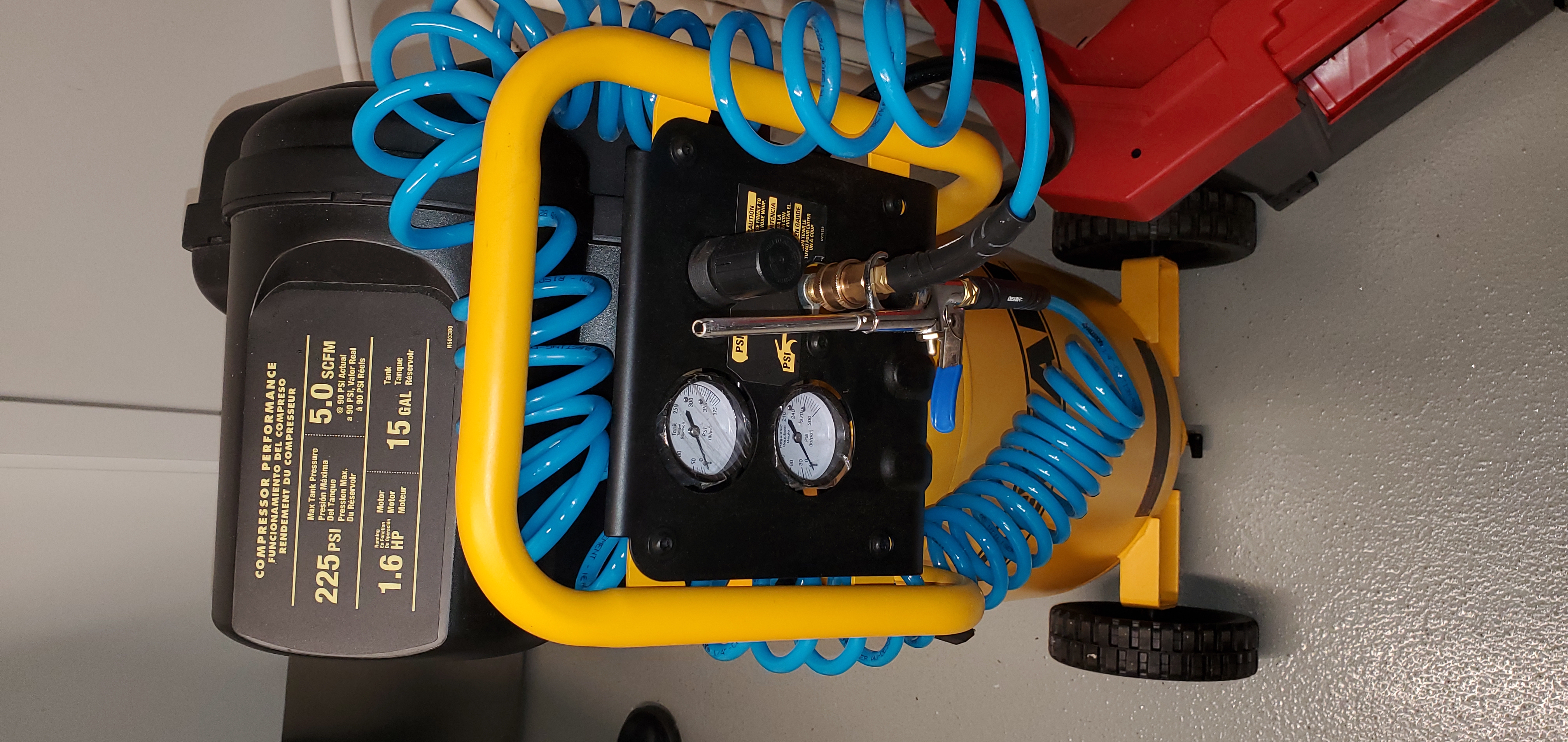 Dewalt Compressor 225PSI 15 GAL 1.6 HP 5.0 SCFM