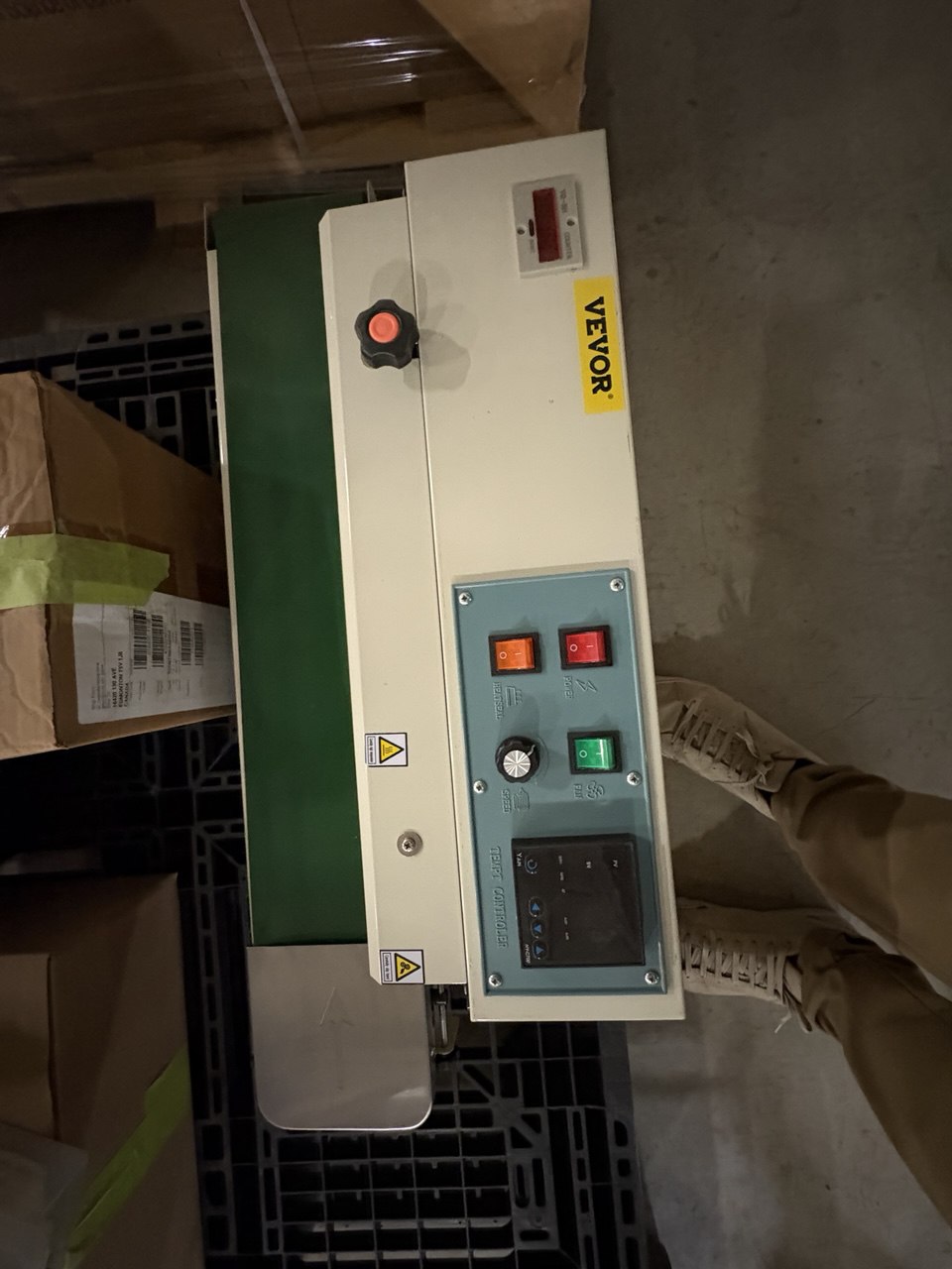 VEVOR Continuous Bag Band Sealing Machine FR900K Band Sealer Machine with Digital Temperature Control Horizontal Bag Sealer for 0.02-0.08 mm Plastic Bags Continuous Band Sealer w/ Printing Function