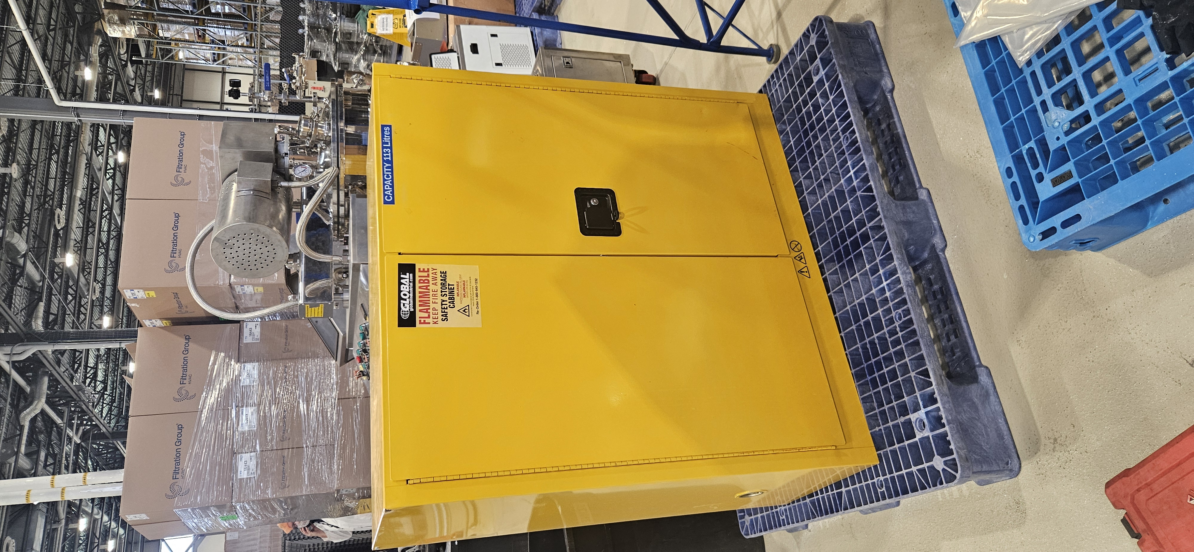 Flammable Storage Cabinet, Global Industrial™ Flammable Cabinet, 30 Gallon